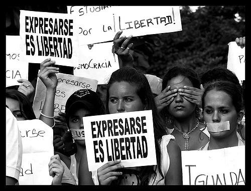 Expresarse es libertad - Expression is freedom - (cc) Flickr user https://www.flickr.com/photos/ervega/ Expresarse es libertad - Expression is freedom - (cc) Flickr user https://www.flickr.com/photos/ervega/